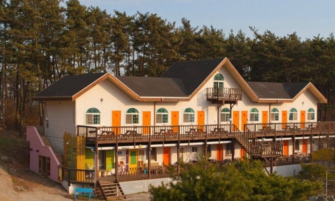 Kkotchi House | Taean Vintage House Pension