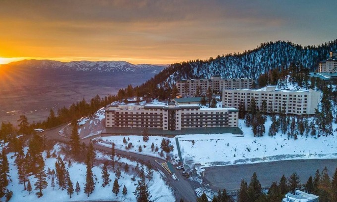 Tahoe Village Apartment | Tahoe Ridge Studio - Skiers Haven with Spectacular Views