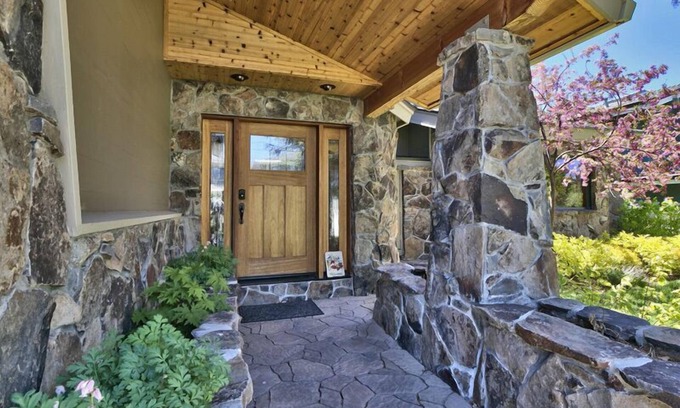 Tahoe Keys House | Tahoe Waterfront Mountain Luxury Lodge