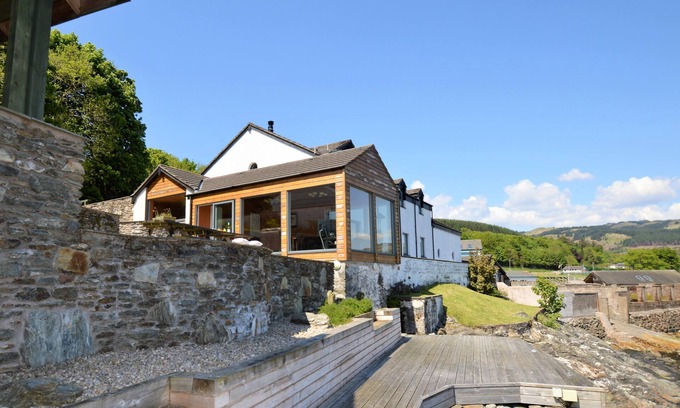 Tighnabruaich House | Taigh Na Mara, luxury villa on Private beach, sleeps 10