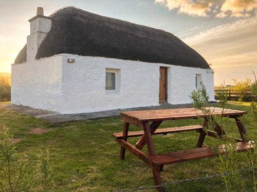 Benbecula House | Taigh Violet Rose