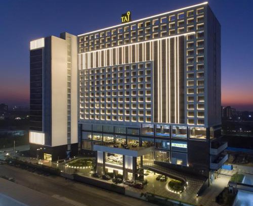 Thaltej Hotel | Taj Skyline Ahmedabad