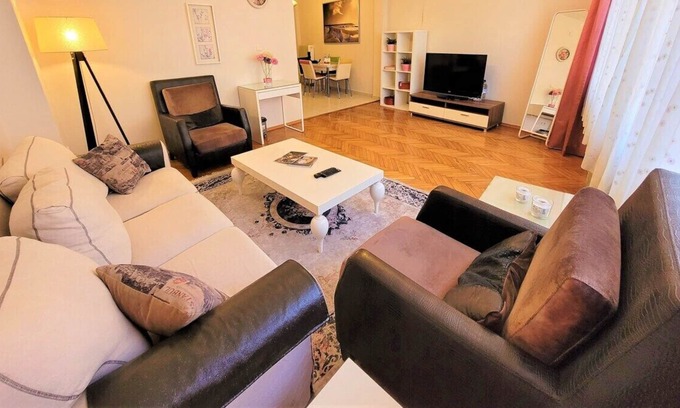 Cihangir Apartment | Taksim Bright 2BR Apt: Balcony, Cozy Interiors
