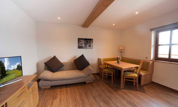 Altenmarkt im Pongau Apartment | Talblick-FerienwohnungHochnossler