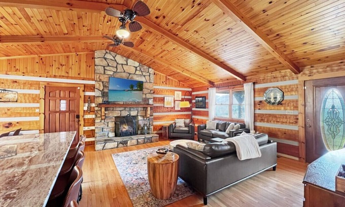 Wilkesboro Cabin | Tall Maple Lodge with Views