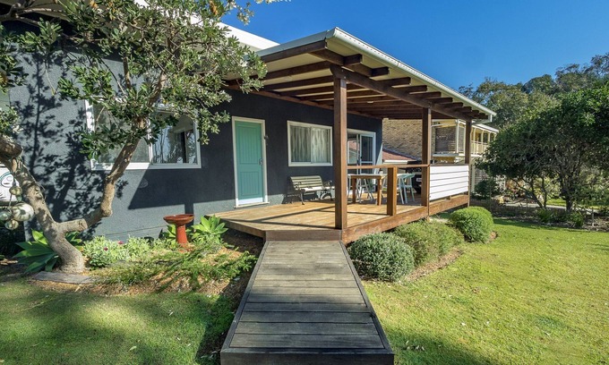Bonny Hills Cottage | Tallowood sommerhus ved stranden