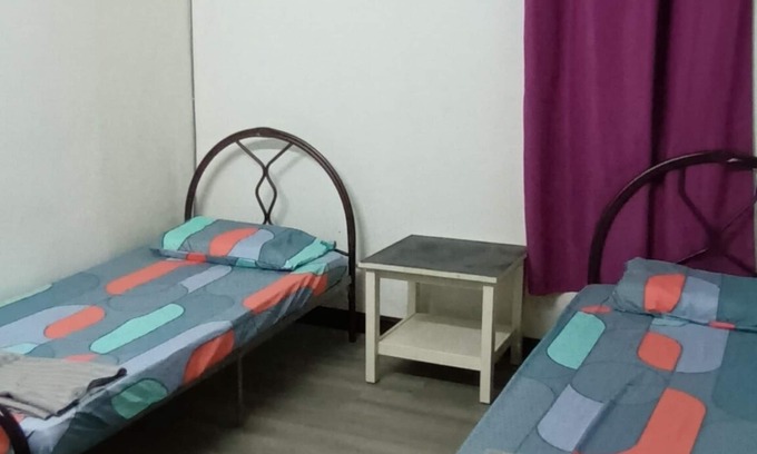 Puchong Apartment | Taman Putra Perdana Budget Apartment with AC-WiFi-Cooking