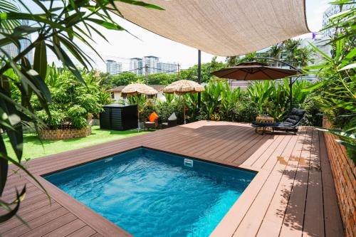 Petaling Jaya Cabin | Tamerin Nest by Chrisenbel Villa Collection