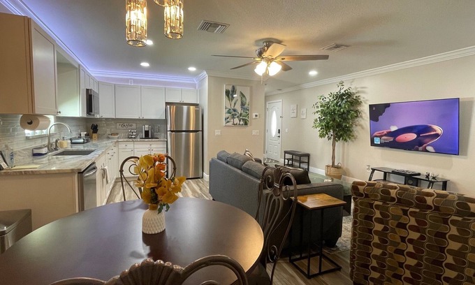Lake George House | Tampa Super Suite