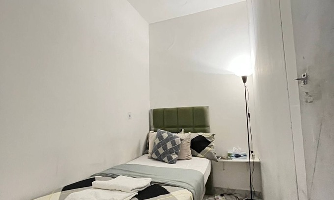 Al Wahdah Apartment | Tanih Place 6