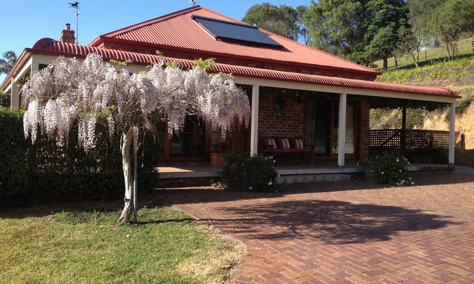Bundewallah House | Tantallon in Berry - an exclusive getaway with wifi + pool