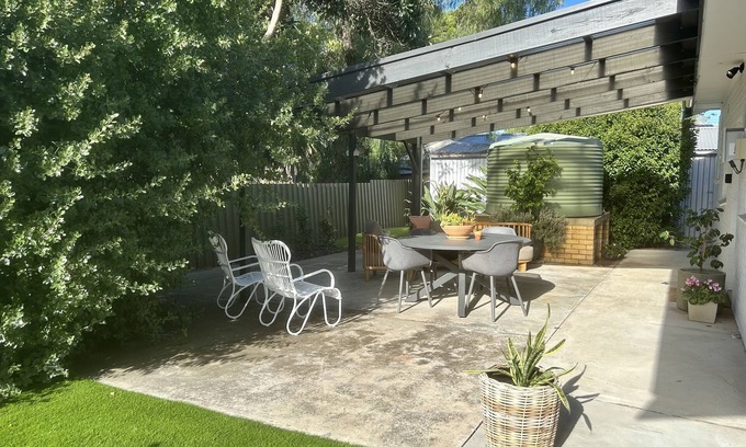 Tanunda House | Tanunda Abode - Two BR, Two Bath - in central location