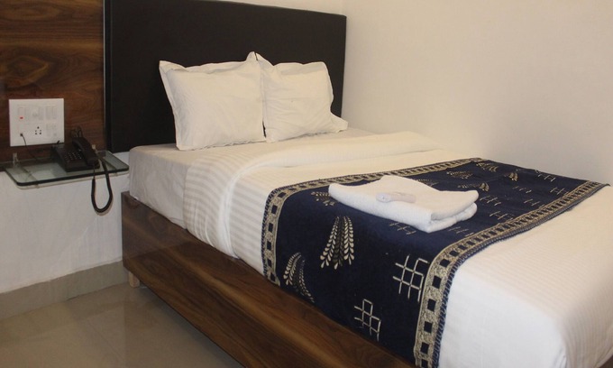 Sakinaka House | Tanvi Guest House