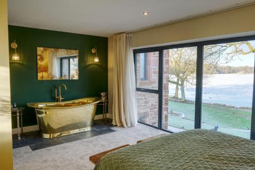 Wing House | Tarn End Cottage 8, Talkin Tarn, Brampton