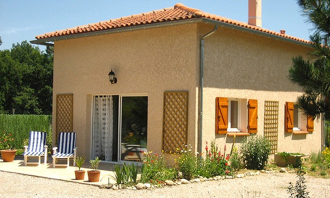 Ambres Cottage | Tarn Gite: Quiet well equipped accommodation in beautiful countryside.