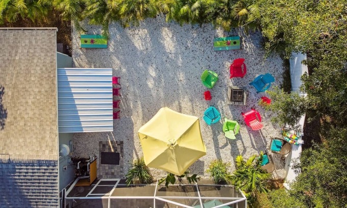 Tarpon Springs House | Tarpon Springs 3BR Heated Pool Retreat