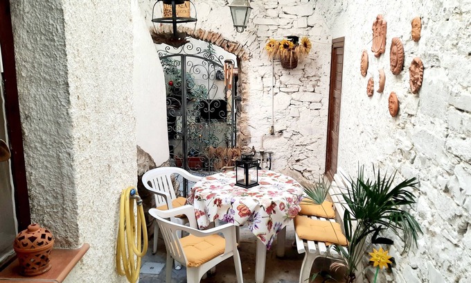 Terzorio Apartment | 'TASTE OF LIGURIA' in Antico Borgo near the sea