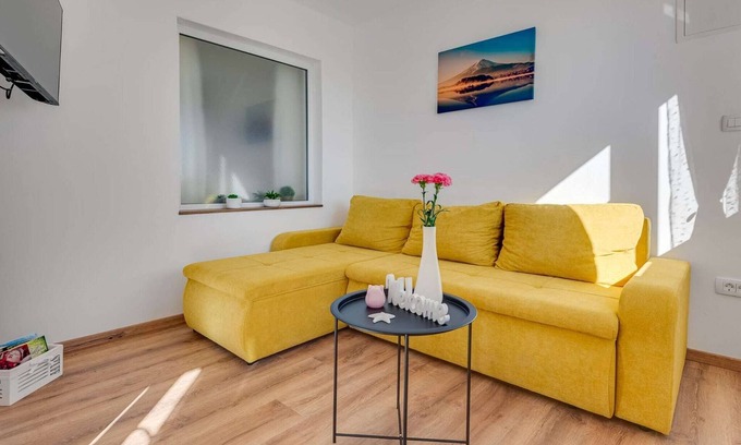 Baric Draga Apartment | Tastefully designed apartment in Karlobag