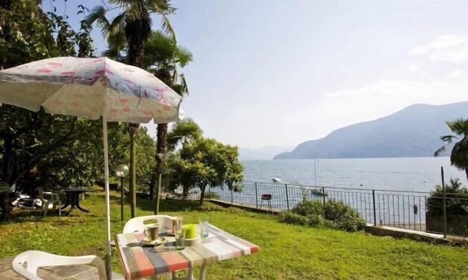 Tronzano Lago Maggiore Apartment | Tastefully furnished 1-room apartment with sea garden and beach