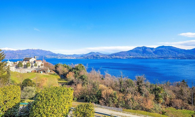 Gonte Apartment | Tastefully furnished 3½-room apartment with veranda, garden and balcony