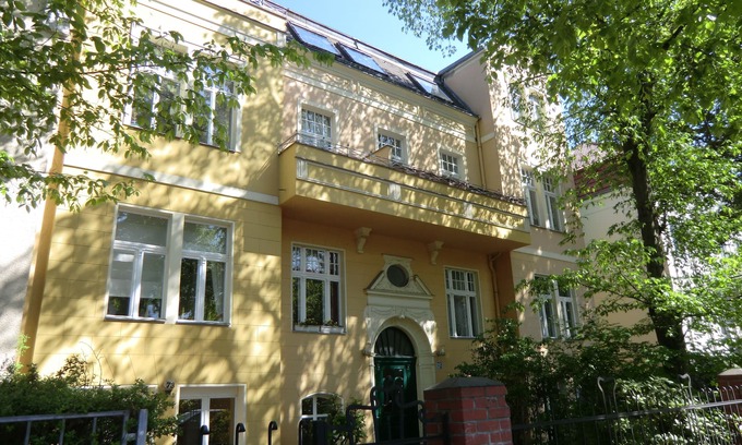 Lichterfelde Apartment | tastefully furnished & quiet apartment in West Lichterfelde