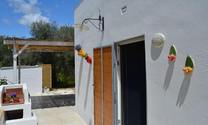 Castro House | Tata Gino and Mamma Sina - Studio apartment among the olive trees, 1 km from the sea