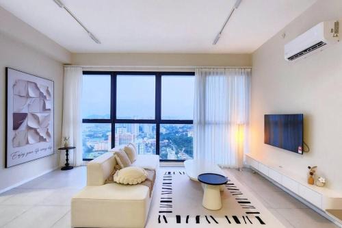 George Town Apartment | Tatami with HomeCinema, 9pax, Urban Suites by PG Home