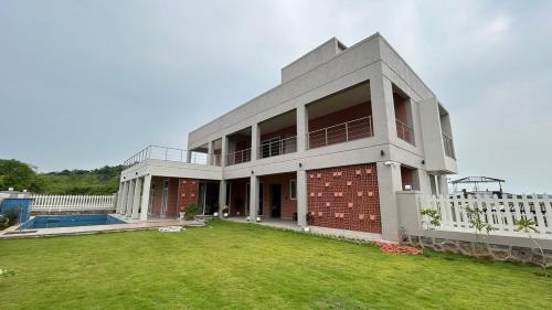 Neral Villa | Tathastu Farm Stay