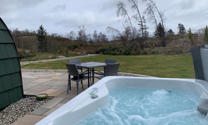 Oban House | Tawny Owl Pod with Hot Tub