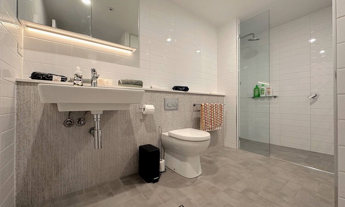Kangaroo Point Apartment | tBoho retreat near The Gabba with stunning views