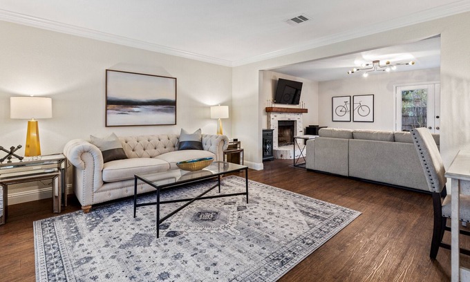Grapevine House | TCH - 5BR/2.5BA Home in Grapevine - D