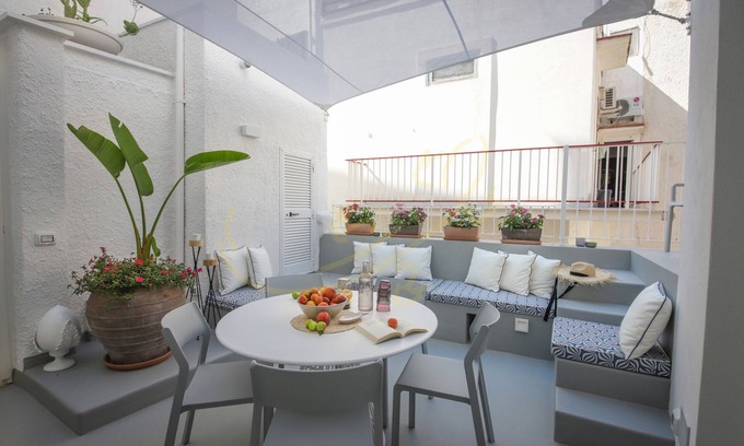 Centro Storico Apartment | TD Casa Marea Seaside View in Prime Location