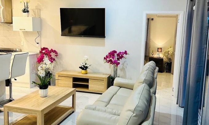Tapere of Vaimaanga House | Te-Hirimoana - Modern cosy and Luxurious 2 bedroom Villa.
