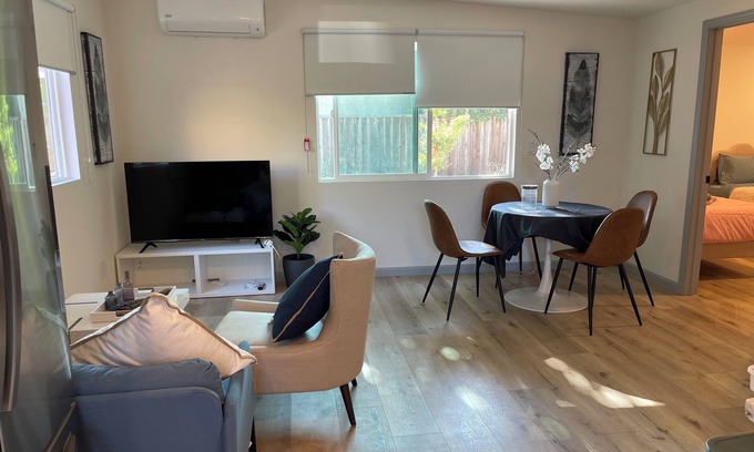 Santa Clara House | Tech center elegant new ADU