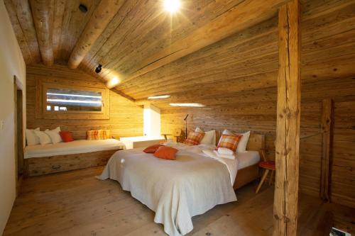 Lantsch-Lenz Ski Chalet | Tech-Free Haven Tschividains Lenzerheide