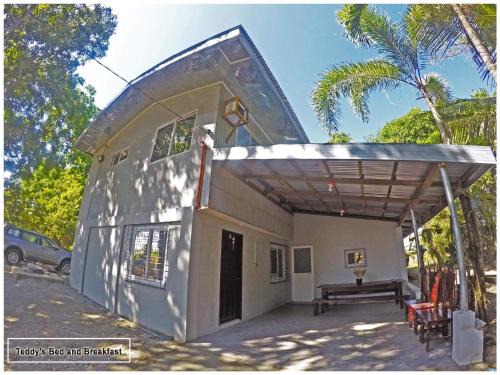 Alaminos Bed & Breakfast | Teddys Bed & Breakfast lodge