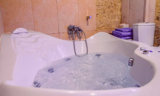 Quintana de Valdivielso Cottage | Tejada Apartment with Jacuzzi - Torre San Martín