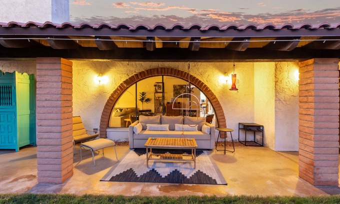 Shalimar Villa | Tempe Poolside Hideaway