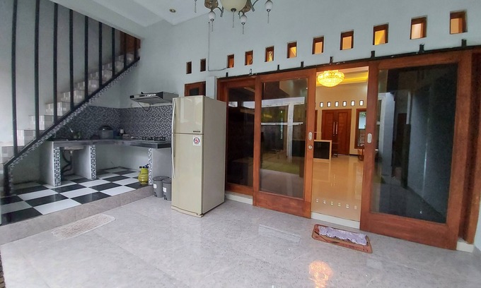 Prambanan House | Tentrem Homestay by FH Stay