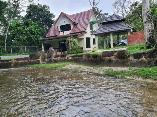 Hulu Langat Ski Chalet | Teratak D Tuntung, Hulu Langat