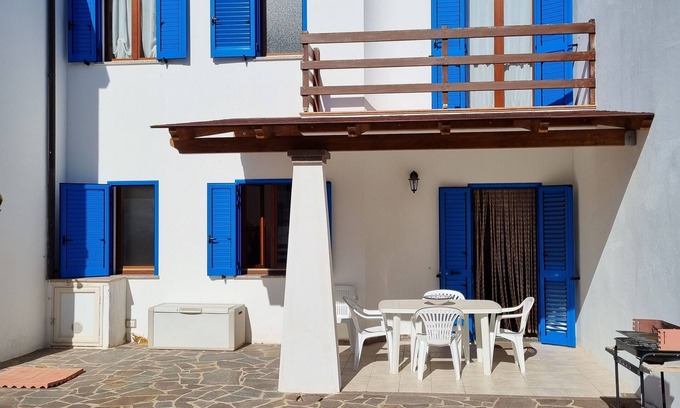 Calasetta House | Terraced house in a quiet location