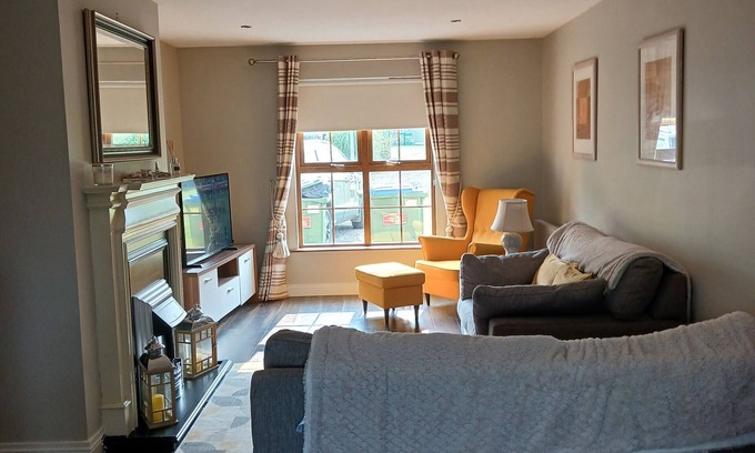 Kenmare House | Terraced house in private estate 10 minute walk to kenmare bars and restaurants