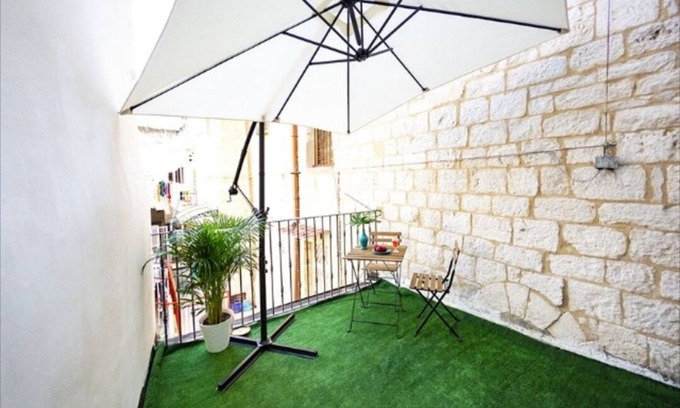 Old Town Apartment | Terraces in the court (house in the center of Bari) CIS: BA07200691000006853