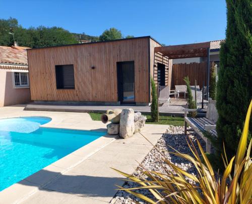 Saint-Peray Apartment | Terre de Crussol - Gite 3 étoiles en Ardèche, avec piscine et clim, 2-4 personnes