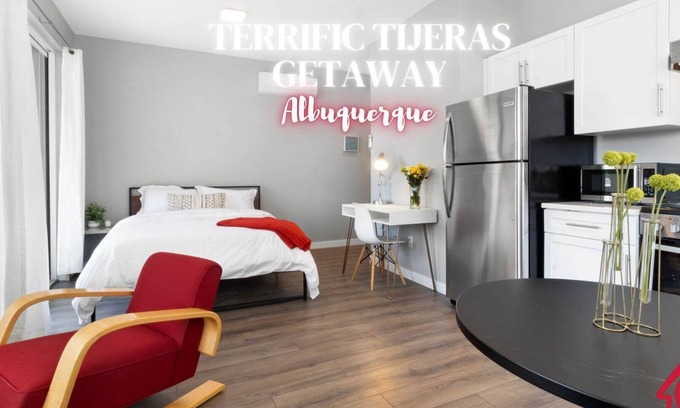 Downtown Albuquerque Apartment | Terrific Tijeras Getaway w Garage – An Irvie Home