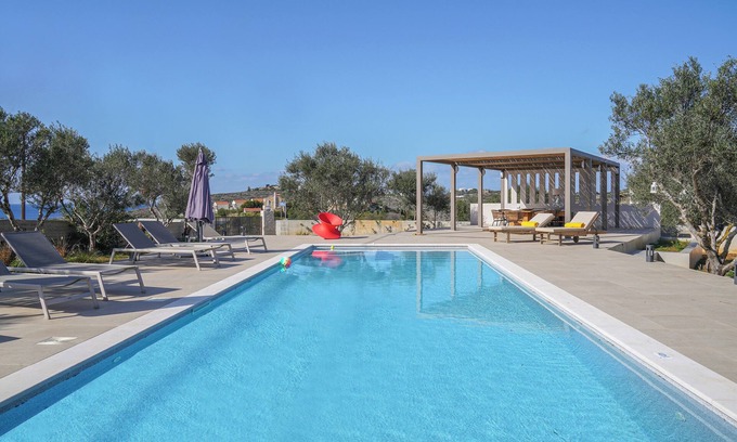 Tersanas Villa | Tersanas Mare Pool Residence w. Stunning Outdoors