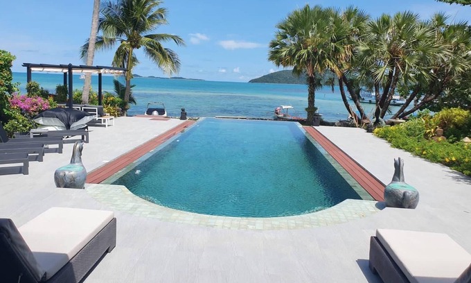 Taling Ngam Villa | Thai style Villa directly on the beach.