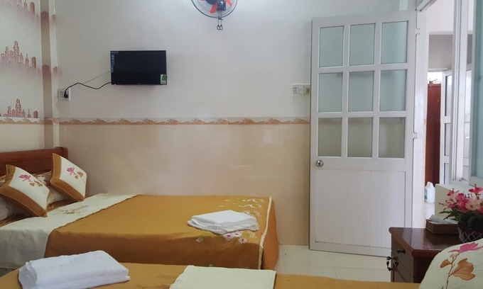 Binh Dinh House | Thành Đạt 2 Hostel, full house, 2minutes walk to the beach