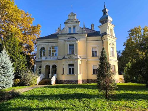 Siofok Aranypart Villa | THANHOFFER - HORTHY Villa