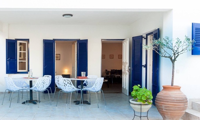 Spetses Apartment | Thanos Luxurious Apt in Spetses Center, 2BR, 2BA